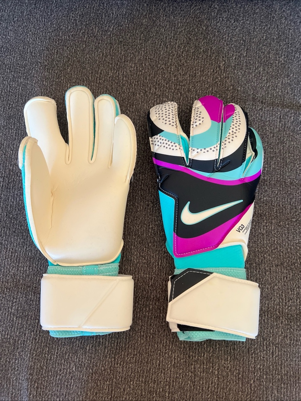 New Nike Promo Player Issue VG3 Vapor Grip 3 Goalkeeper Gloves FB3000-010 Size 8